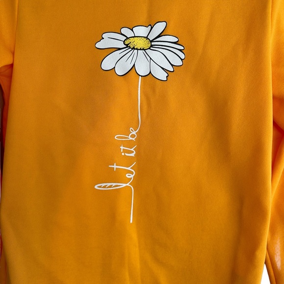 MISSLOOK Bright Yellow Sweater flower detail -Small - Picture 2 of 6